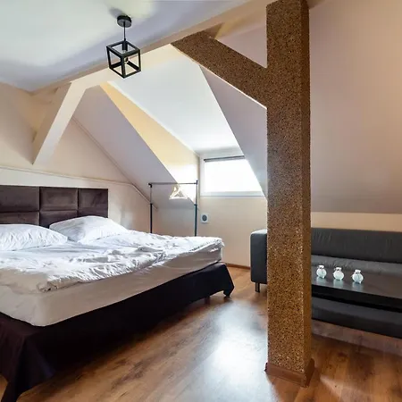 アパート Wilk ウェバ